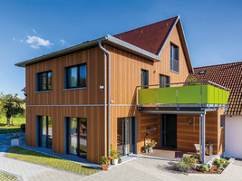 Cape Cod Fassade braun - Architekturbüro: Holzbau Schuster, Schlier